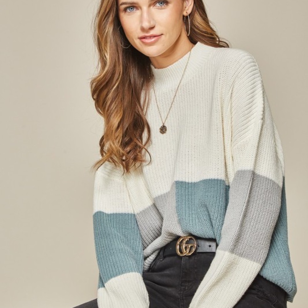 NWT Colorblock Fall Sweater Cream Blue